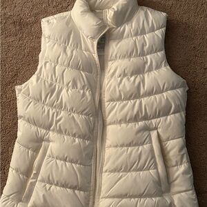 GAP Women's Cream Puffer Vest